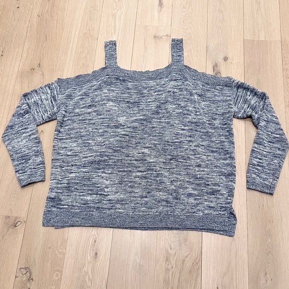 Stitches and Stripes Long Sleeve Cold Shoulder Sweater Marled Blue Medium - Picture 4 of 11